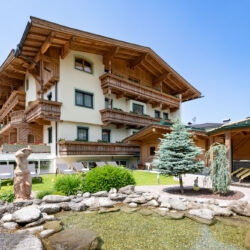 Hotel_Alpina_Landstrasse_19_Ried_06_2025_Haus_aussen
